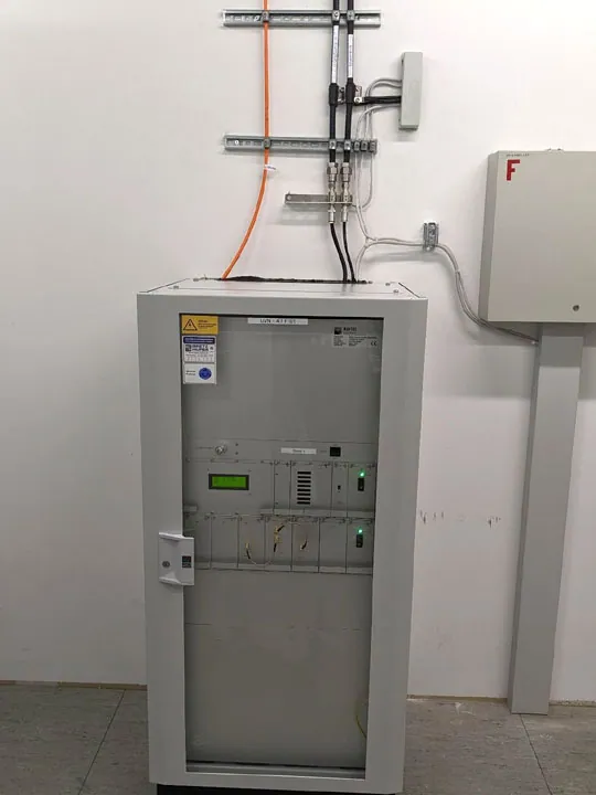 BOS Schaltschrank von Bretz & Hufer | Frankfurt