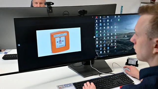 RWA-Anlagen - Mitarbeiter am Bildschirm mit der Planungssoftware